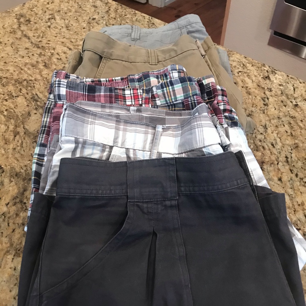 Bundle of 5 shorts.